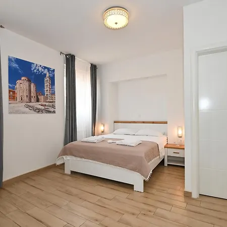 Noma & Apartman Zára